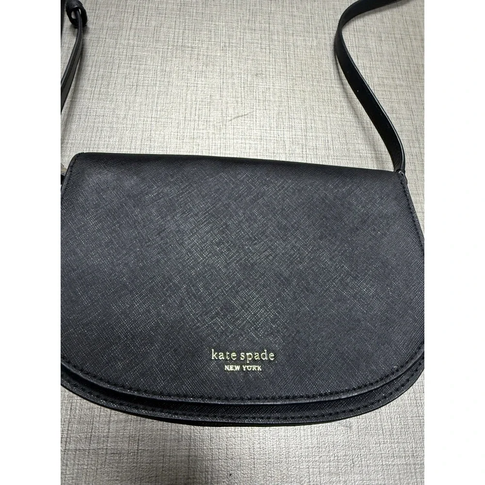 KATE SPADE BLACK SAFFIANO LEATHER FLAP STYLE SMALL CROSSBODY BAG PURSE‎ ~ EUC